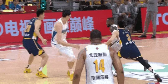 开云-杰曼高难度打进&amp;amp;陈盈骏三分命中，北京领先到10分再打停广东